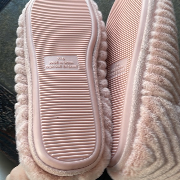 Fuzzy Pink slippers. - Picture 3 of 3